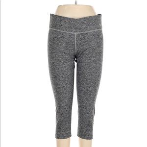 VS PINK LIGHT GREY/BLACK CAPRI YOGA LEGGINGS